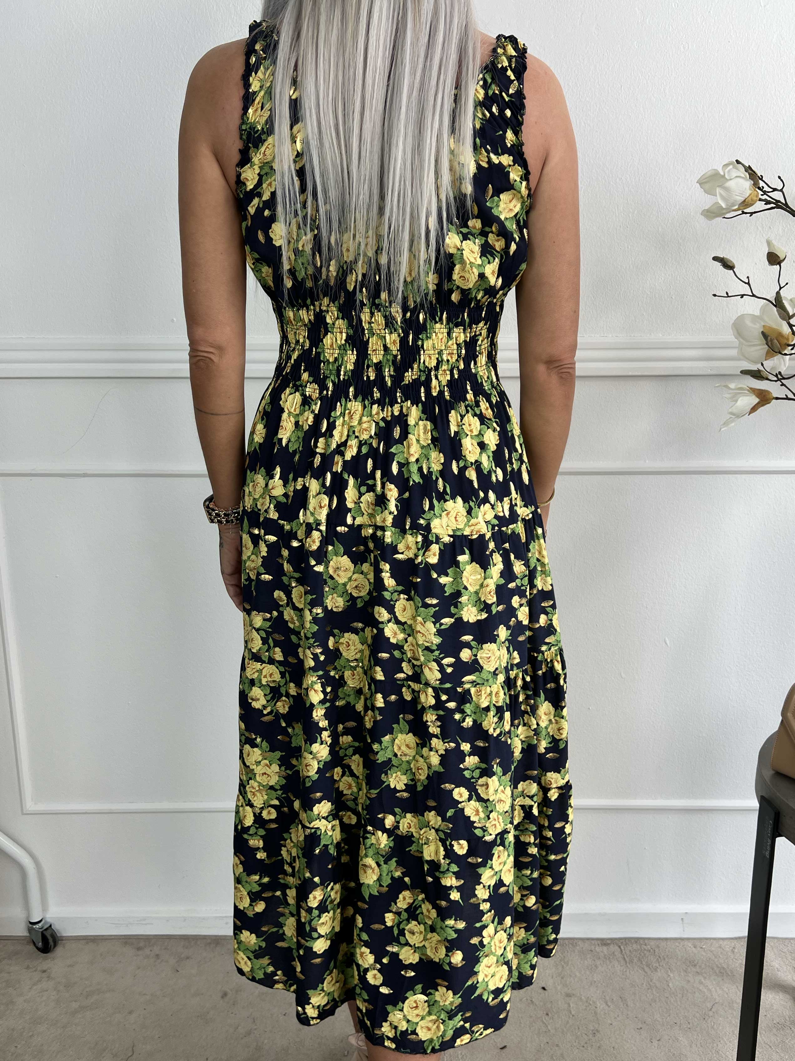 Kajsa - Söt bandklänning i viskos med rosmotiv och smock